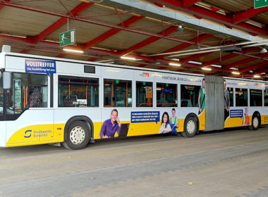 Beklebung Bus und Bahn