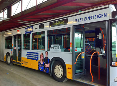 Beklebung Bus und Bahn